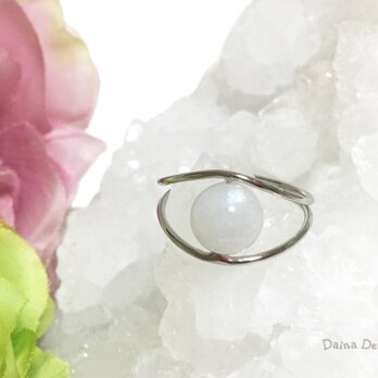 ムーンストーン 指輪　6月誕生石　白 青色閃光　天然石 一粒 リング ☆ ダイナデザイン ☆ シルバー カラー　7号の画像