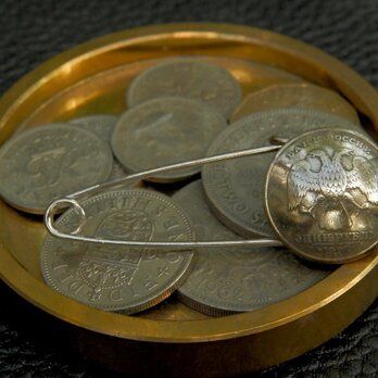 ＃B70　Russia Coin Broochの画像
