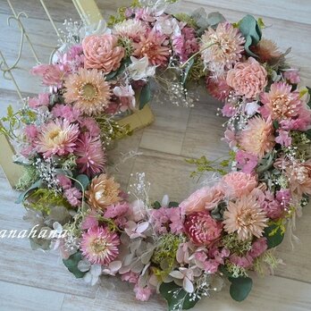 花咲く華やぎのピンクwreathの画像