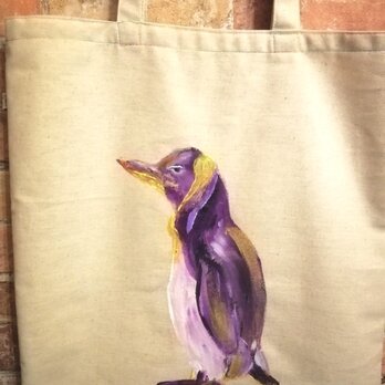 アートを持ち歩く　くったり皇帝ペンギンの画像