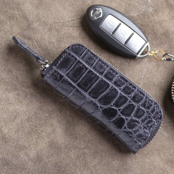 立体感のあるワニ革模様に仕上げた4連キーケース　スマートキー　クロコエンボスレザー　ネイビー apo-16ec