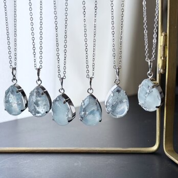 【3月の誕生石】優しい言葉をかけたくなるアクアマリン・ドロップ・ネックレス（45-55cm）【ユニセックスアクセ】