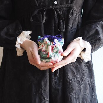 猫型ヴィンテージ花布x絹織物mini巾着ポーチ(一点作品)の画像