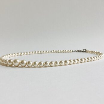 貝パールグラデーションネックレス/約5x9mm約40cm+5cm/ホワイトベージュ/R/made in japanの画像