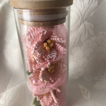 桜のビン詰（ピンクのリボン）の画像
