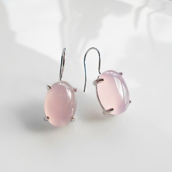 ピンクパープルカルセドニーのオーバルカポションピアス