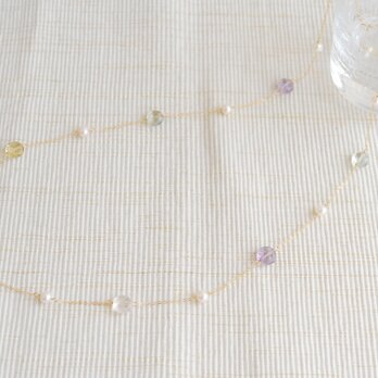 5色の水晶とパールの春色ネックレス１４kgfの画像