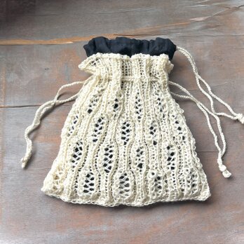 透かし編みの巾着の画像