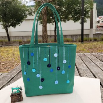 流れる水滴の手刺繍トートバック(グリーン)の画像