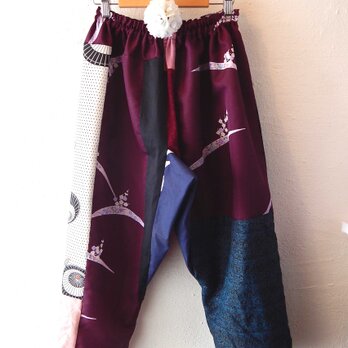 着物・浴衣リメイクサルエルパンツ　紫の画像