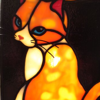 ステンドグラスの猫の行灯の画像