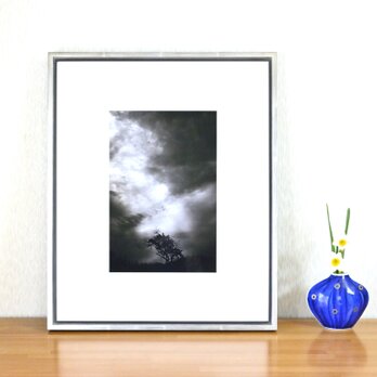 額付『曇光の日』　大きいサイズ　写真　そのまま飾れる　アート　インテリアの画像