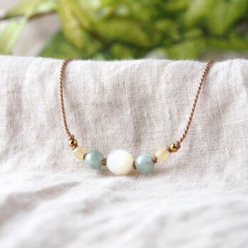 Pastel Short Necklace（ホワイトシェル×翡翠×イエロージェード）の画像