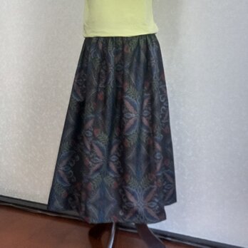 着物リメイク♪丈８０ｃｍ：上質な更紗模様の泥大島紬のシンプルなスカート（裏地付き）の画像