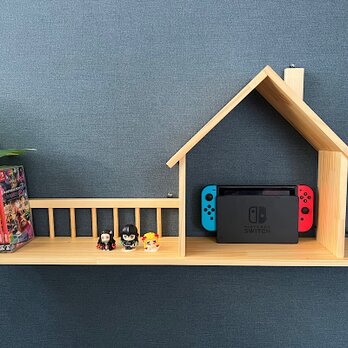 【送料無料】 ウォールシェルフ ハウス 柵付き Switch 収納 80cm ナチュラルの画像