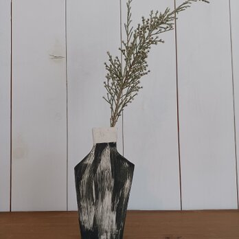 陶板の花瓶の画像