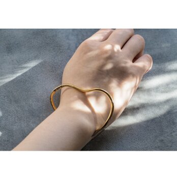 《送料無料》真鍮waveバングル／18Kコーティングの画像