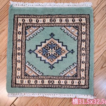 パキスタン絨毯　シングルノット　ミニマット　約30cm角　手織り絨毯の画像
