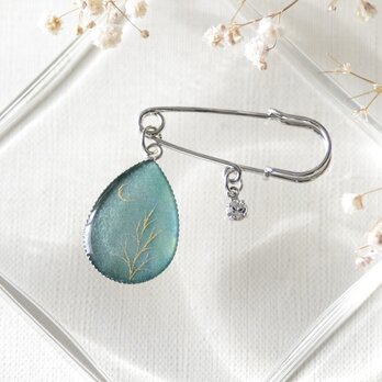 ピンブローチ78/ 梢と三日月