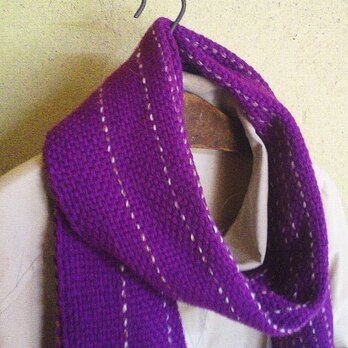 手織り　カシミア混ミニマフラー　赤紫　グラデーションの画像