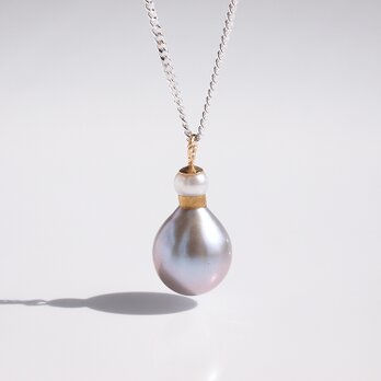 香水瓶のような金継ぎパールのロングネックレス | 60cm  silver925  ドロップパール　ペンダントの画像