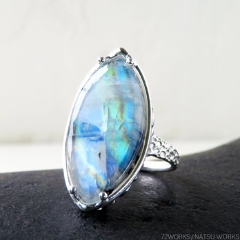 トルマリン in ムーンストーンリング / Tourmaline in Moonstone Ringの画像