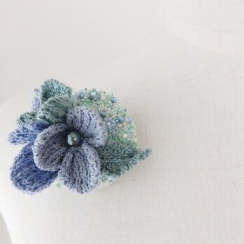 シルク・青い花のブローチの画像