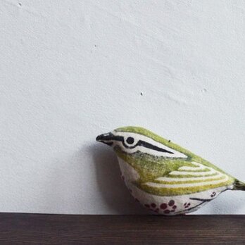 真工藝　[うぐいす]　木版手染の縫いぐるみ