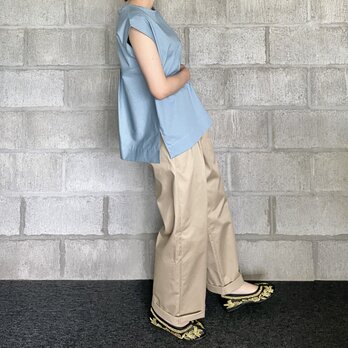 blouse(blue)の画像