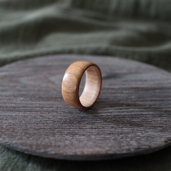 桜（ほんのり赤身と白太を使った）木の指輪