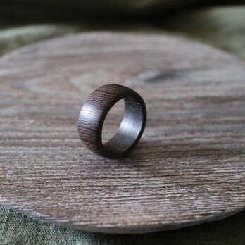 漆黒のウェンジ（アフリカのマメ科の広葉樹）木の指輪