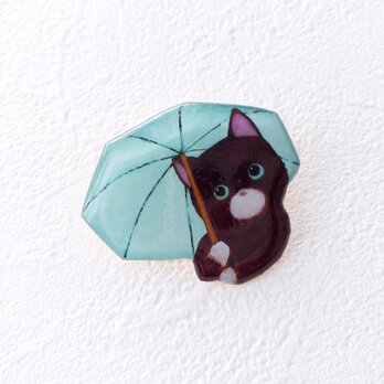 雨降り子猫のブローチ(グリーン)の画像