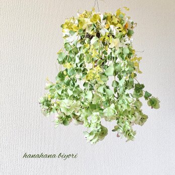紫陽花とオレガノケントビューティーのグリーンフライングリース (A)の画像