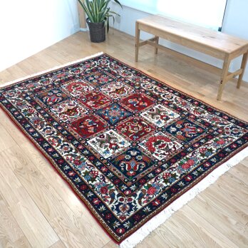 今人気のトライバル絨毯　ペルシャ絨毯バクティアリ　195x140cm　ウール　華やか　高級絨毯の画像