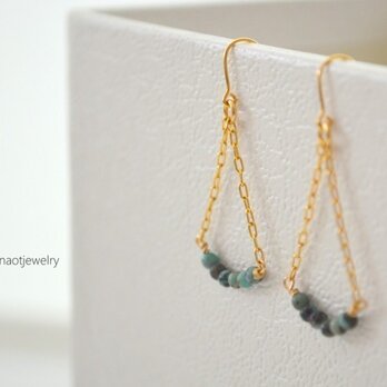 Turquoise chain Pierceの画像