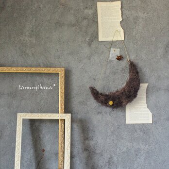 【wreath「Hecate」　リース「ヘカテー」】　　スモークツリーのワイヤーリース　　三日月リース　　ドライフラワーの画像