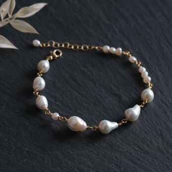 Sérstö perla bracelet：バロックパールブレスレット　アシンメトリーデザインの画像