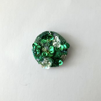 "green spark!"  緑色が好きになる刺繍ブローチの画像