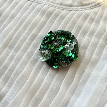 "green spark!"  緑色が好きになる刺繍ブローチの画像
