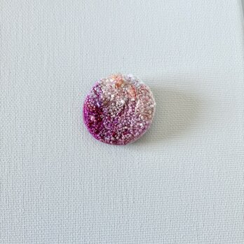 "happy pink gradation wave " 糸とビーズで描くグラデーション刺繍ブローチ