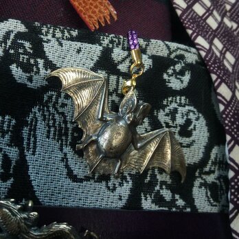 真鍮ブラス製　蝙蝠根付ストラップ　着物や浴衣の帯飾り・かんざし・ネックレスパーツとしての画像