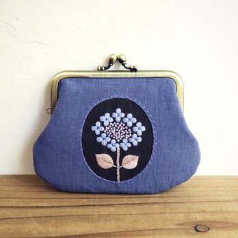 【受注製作】手刺繍のがま口『紫陽花』ブルーの画像