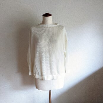 ホワイトリネンの透けるサマーセーター　薄手ニットの画像