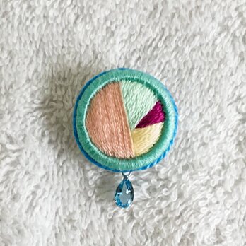 刺繍ピンブローチ・アクアマリンの画像