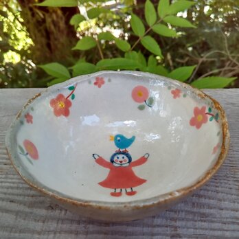 青い鳥と花とおんなのこのご飯茶碗の画像
