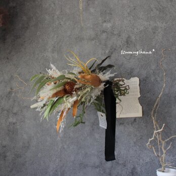 wreath[Brambling]№１　ドライアンドラとパンパスグラスのフライングリース　ドライフラワーリースの画像