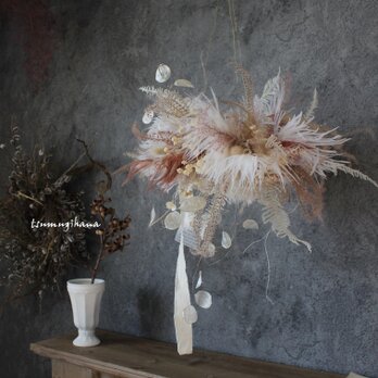 wreath「ニケ」№6　　オーストリッチフェザーのフライングリース　ドライフラワーリース　ルナリアの画像