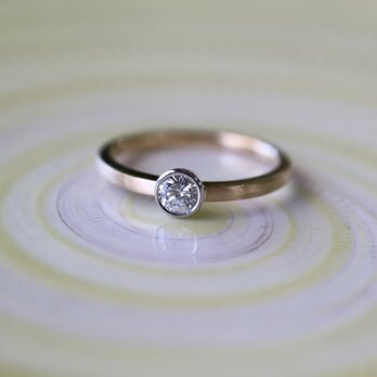 ラウンドダイヤモンド指輪の画像