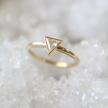 トライアングルダイヤモンド指輪の画像