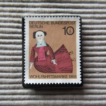 ドイツ　人形切手ブローチ　8083の画像